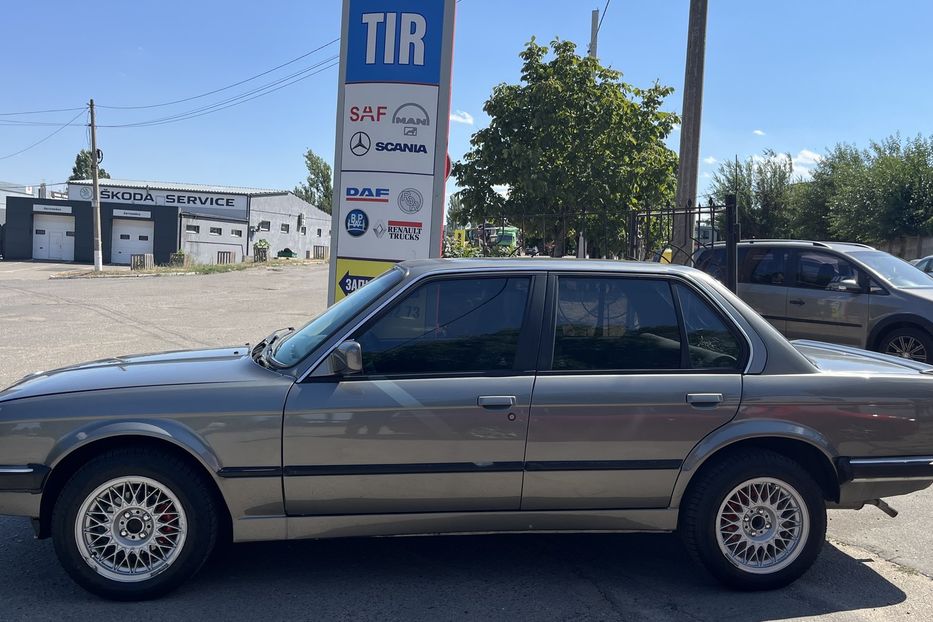 Продам BMW 324 E30  1985 года в Николаеве