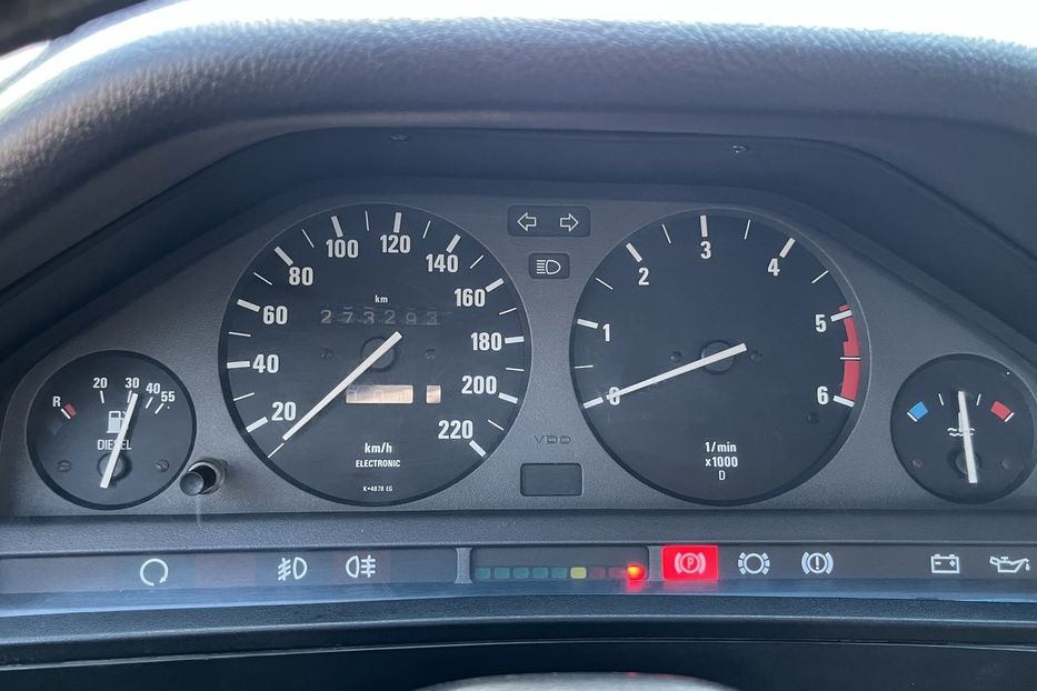 Продам BMW 324 E30  1985 года в Николаеве