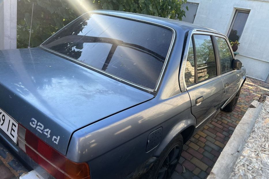 Продам BMW 324 E30  1985 года в Николаеве