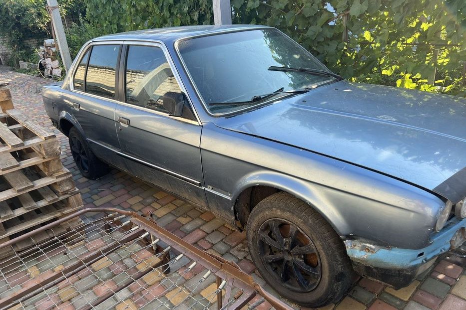 Продам BMW 324 E30  1985 года в Николаеве