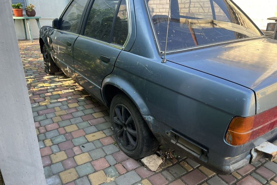 Продам BMW 324 E30  1985 года в Николаеве
