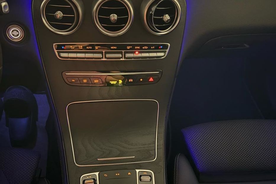 Продам Mercedes-Benz GLC-Class 4x4 LED NAVI KLIMA  2020 года в Львове