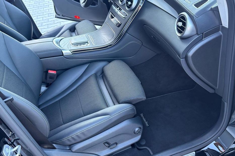 Продам Mercedes-Benz GLC-Class 4x4 LED NAVI KLIMA  2020 года в Львове