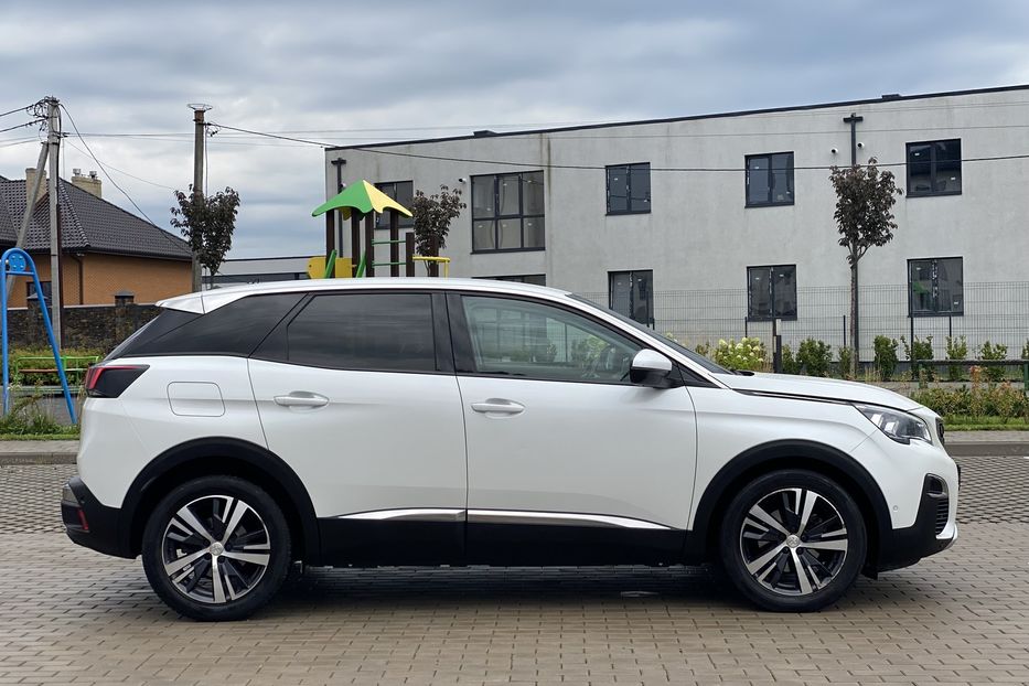 Продам Peugeot 3008 2017 года в Луцке