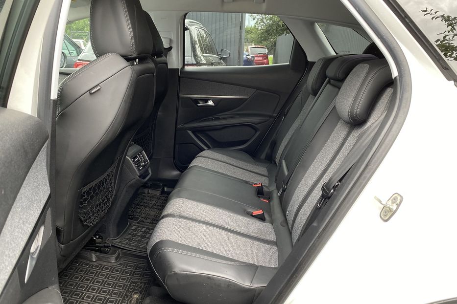 Продам Peugeot 3008 2017 года в Луцке