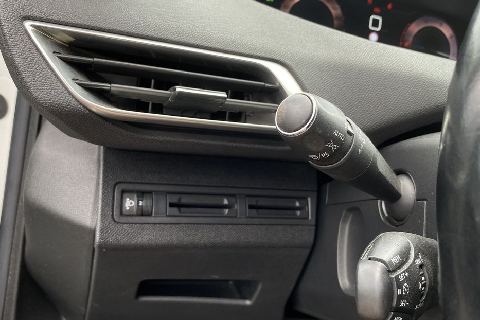 Продам Peugeot 3008 2017 года в Луцке