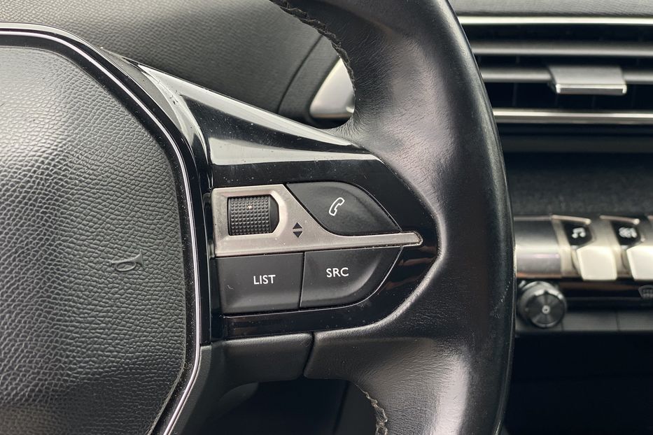 Продам Peugeot 3008 2017 года в Луцке