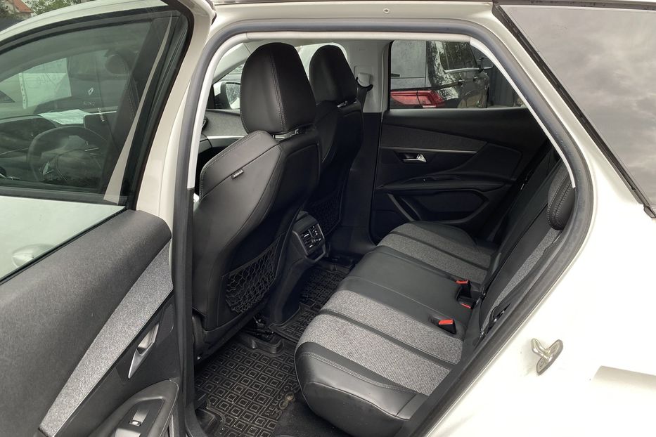 Продам Peugeot 3008 2017 года в Луцке