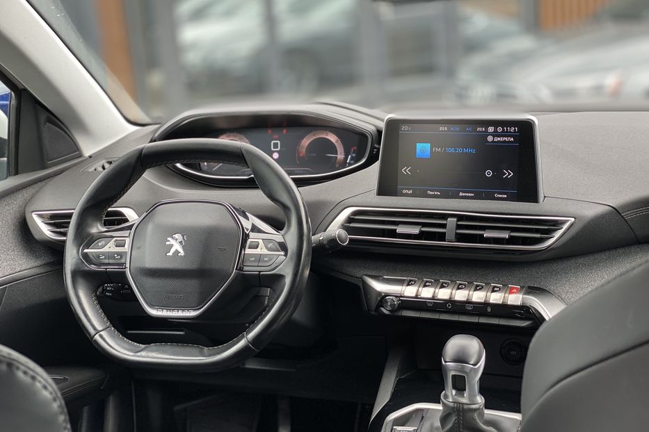 Продам Peugeot 3008 2017 года в Луцке