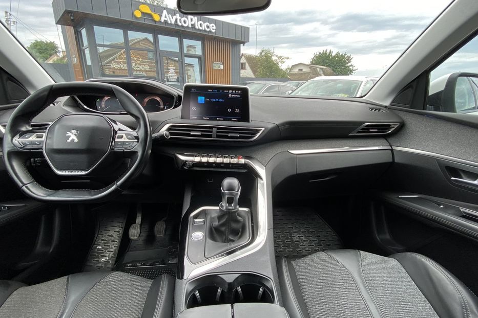 Продам Peugeot 3008 2017 года в Луцке