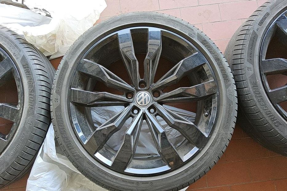 Продам Volkswagen Tiguan R-Line HL 140kw 4x4 v1470 2020 года в Луцке
