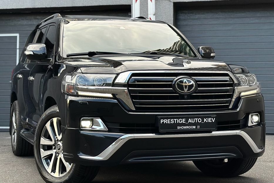 Продам Toyota Land Cruiser 200 4.5D SPECIAL EDITION 2017 года в Киеве