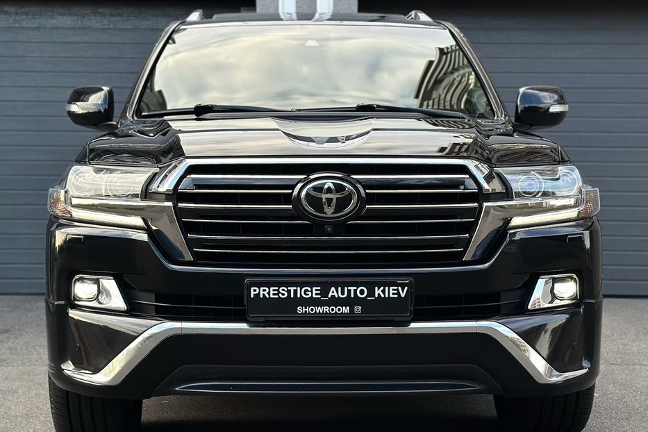 Продам Toyota Land Cruiser 200 4.5D SPECIAL EDITION 2017 года в Киеве