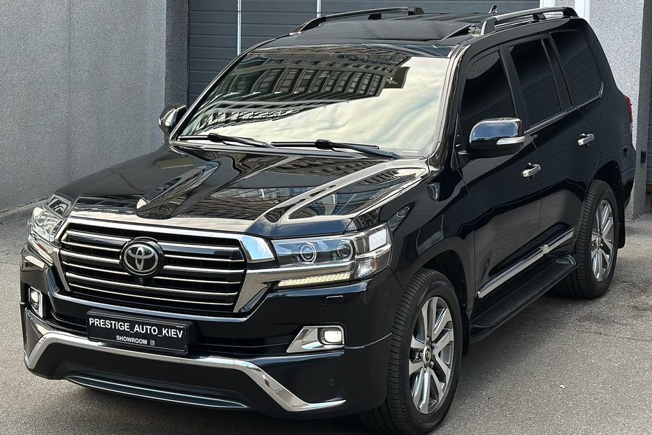 Продам Toyota Land Cruiser 200 4.5D SPECIAL EDITION 2017 года в Киеве