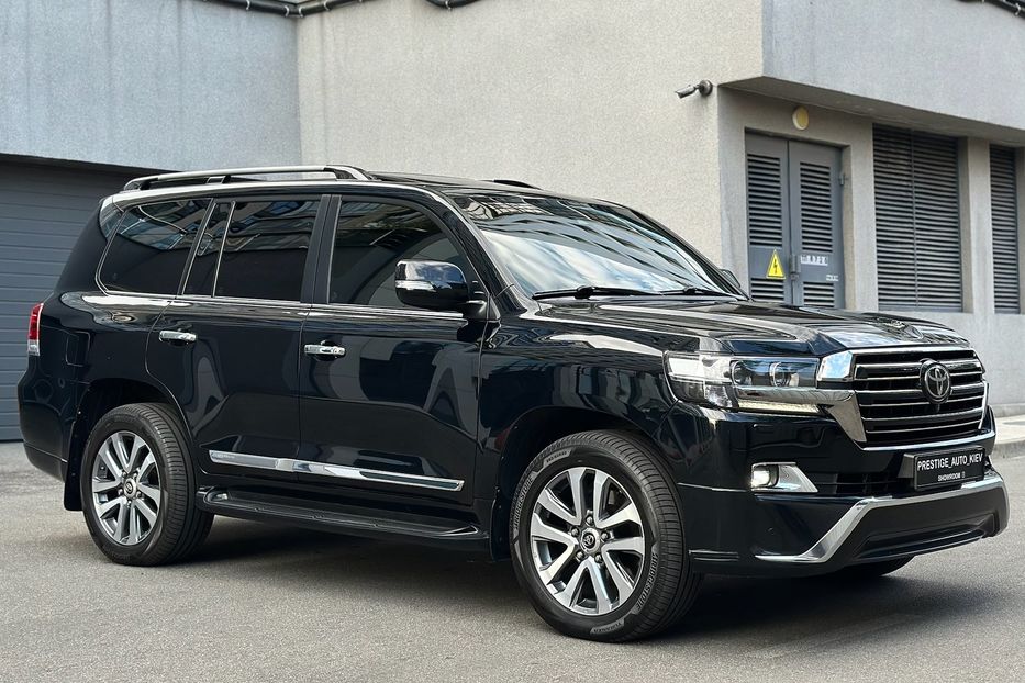 Продам Toyota Land Cruiser 200 4.5D SPECIAL EDITION 2017 года в Киеве