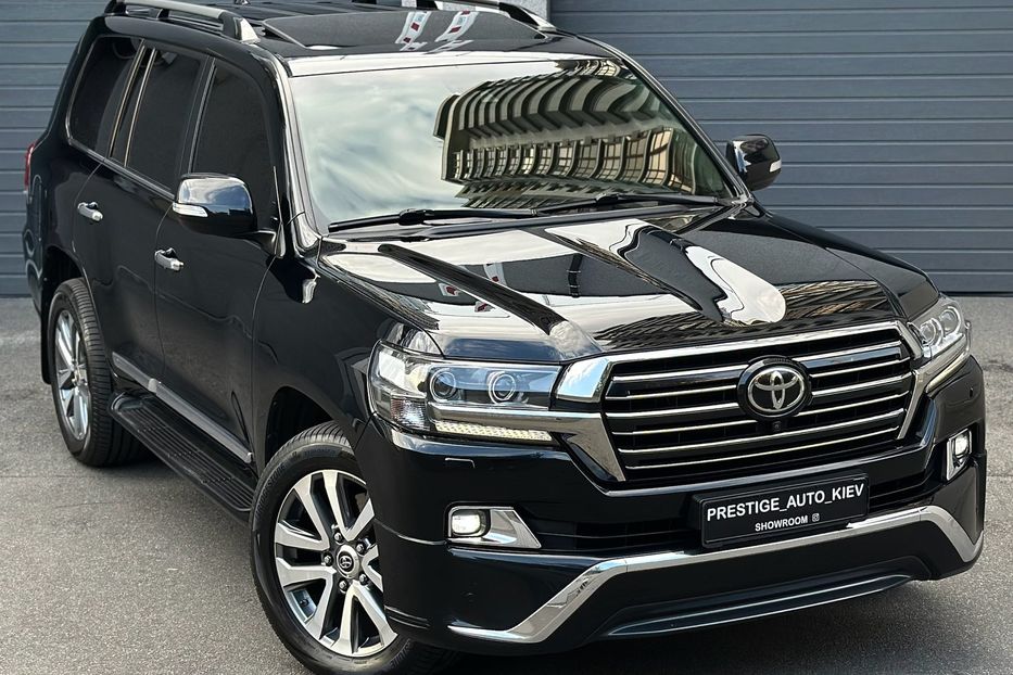 Продам Toyota Land Cruiser 200 4.5D SPECIAL EDITION 2017 года в Киеве