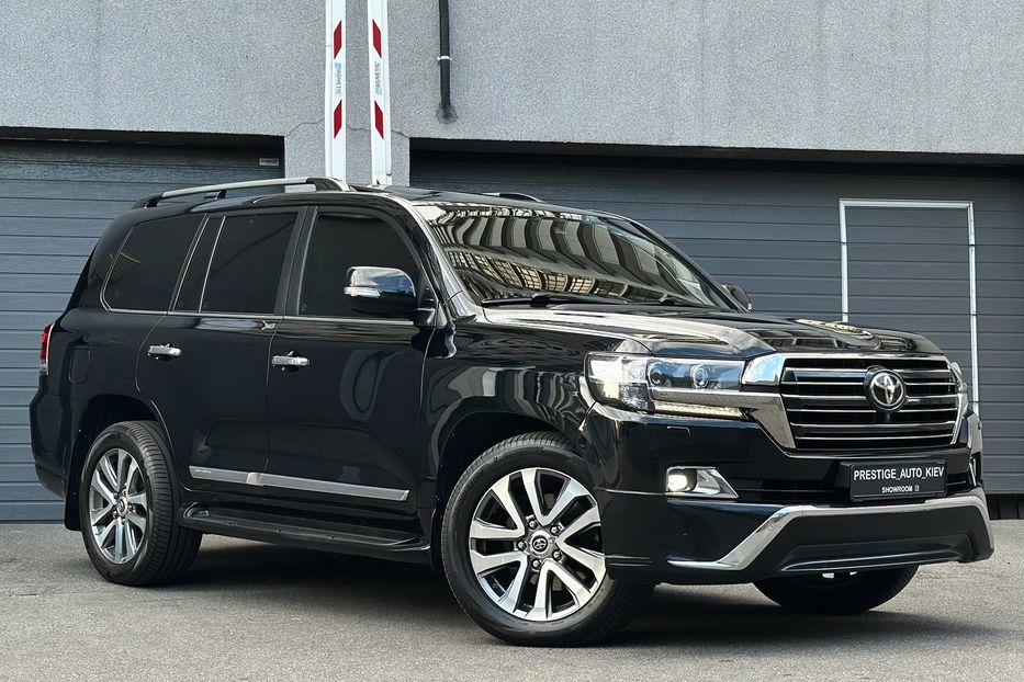 Продам Toyota Land Cruiser 200 4.5D SPECIAL EDITION 2017 года в Киеве