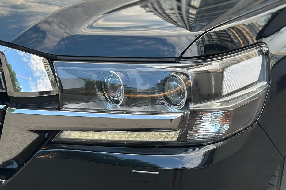 Продам Toyota Land Cruiser 200 4.5D SPECIAL EDITION 2017 года в Киеве