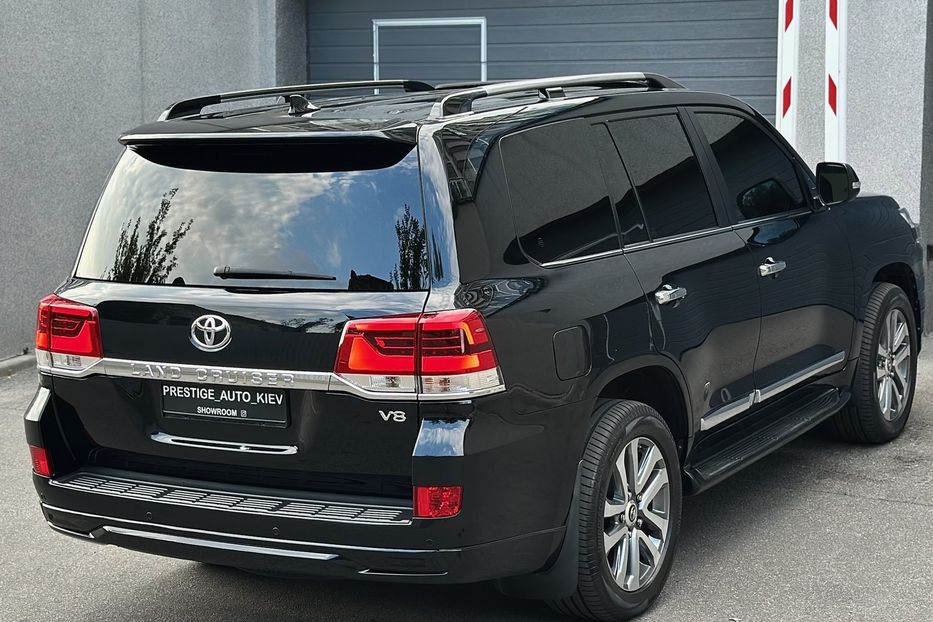Продам Toyota Land Cruiser 200 4.5D SPECIAL EDITION 2017 года в Киеве