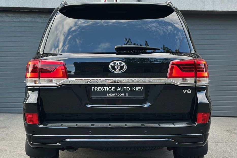 Продам Toyota Land Cruiser 200 4.5D SPECIAL EDITION 2017 года в Киеве