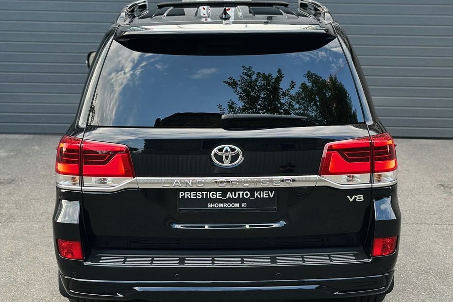 Продам Toyota Land Cruiser 200 4.5D SPECIAL EDITION 2017 года в Киеве