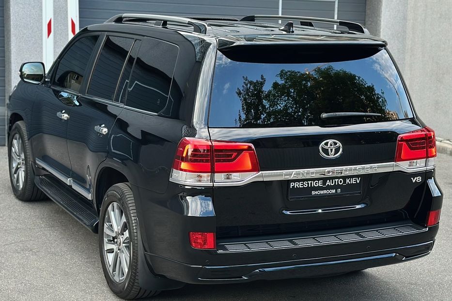Продам Toyota Land Cruiser 200 4.5D SPECIAL EDITION 2017 года в Киеве