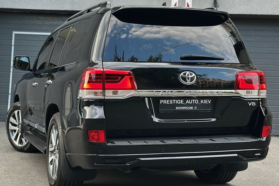 Продам Toyota Land Cruiser 200 4.5D SPECIAL EDITION 2017 года в Киеве