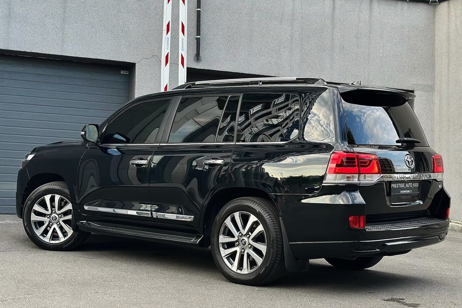 Продам Toyota Land Cruiser 200 4.5D SPECIAL EDITION 2017 года в Киеве