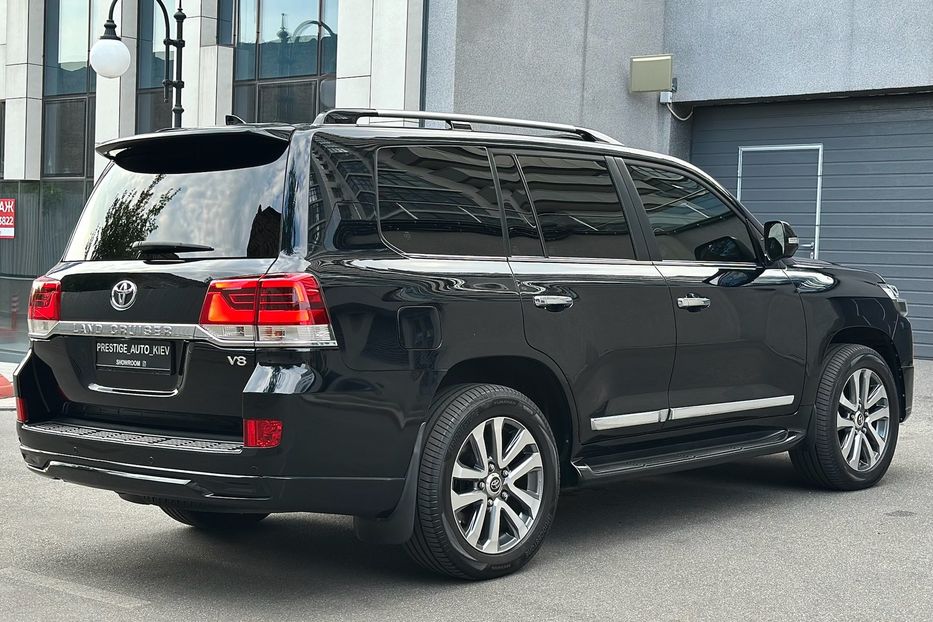 Продам Toyota Land Cruiser 200 4.5D SPECIAL EDITION 2017 года в Киеве
