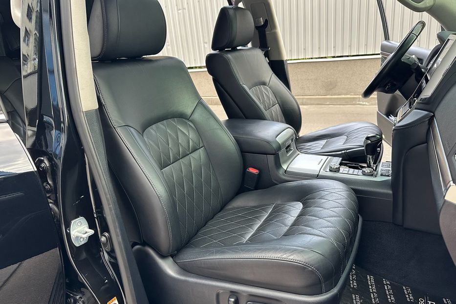 Продам Toyota Land Cruiser 200 4.5D SPECIAL EDITION 2017 года в Киеве