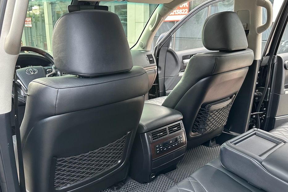 Продам Toyota Land Cruiser 200 4.5D SPECIAL EDITION 2017 года в Киеве