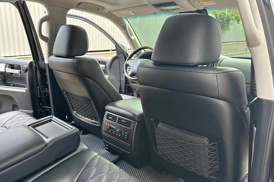 Продам Toyota Land Cruiser 200 4.5D SPECIAL EDITION 2017 года в Киеве