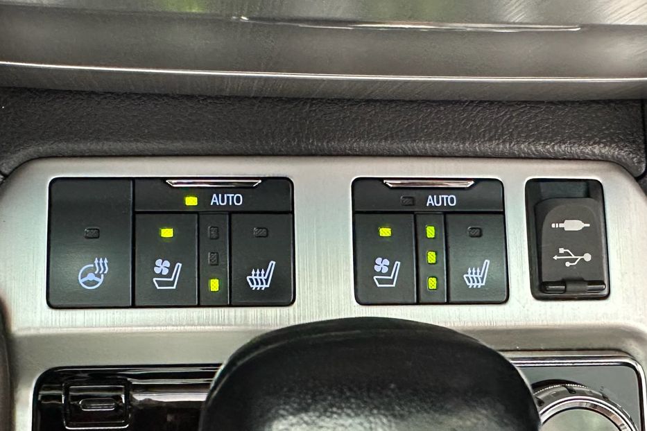 Продам Toyota Land Cruiser 200 4.5D SPECIAL EDITION 2017 года в Киеве