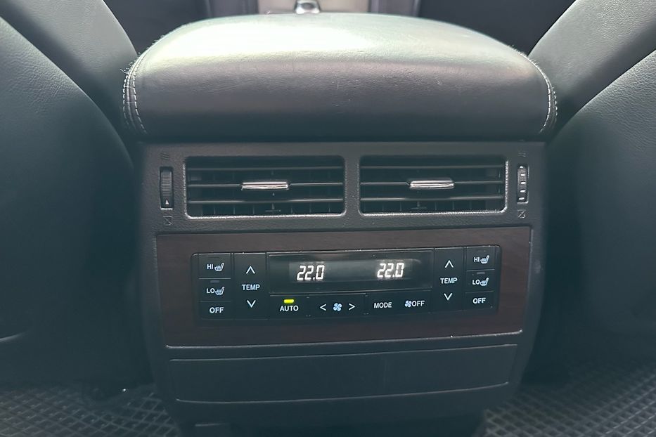 Продам Toyota Land Cruiser 200 4.5D SPECIAL EDITION 2017 года в Киеве