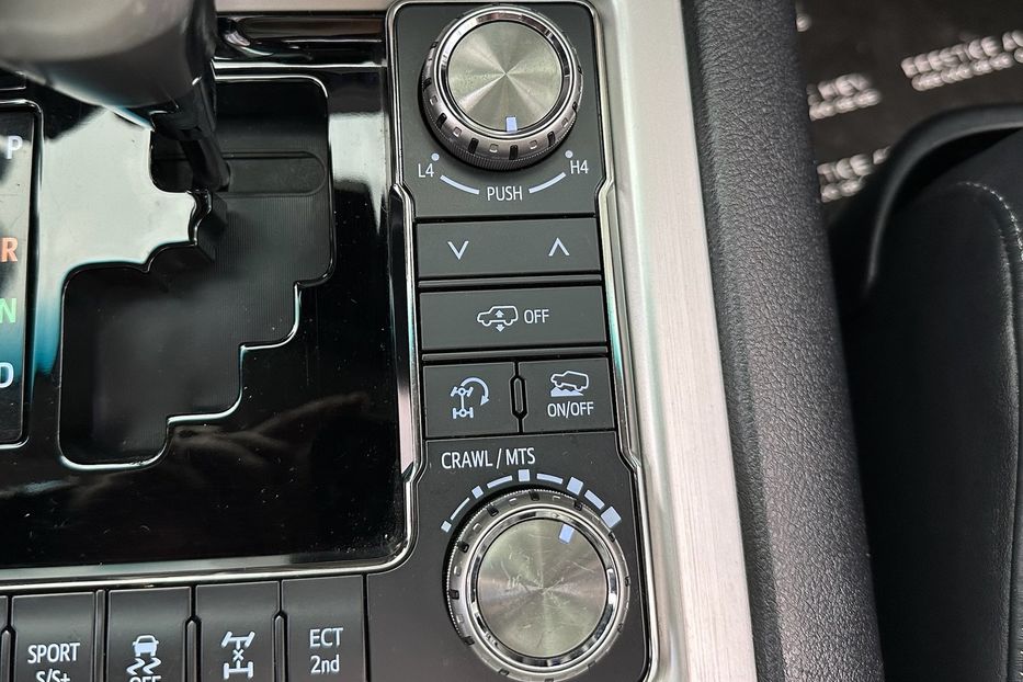 Продам Toyota Land Cruiser 200 4.5D SPECIAL EDITION 2017 года в Киеве