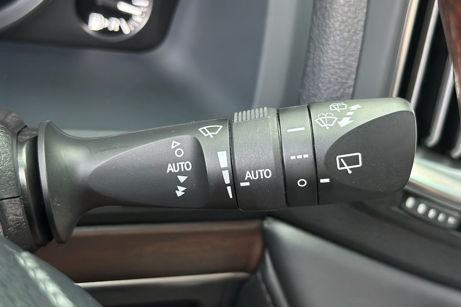Продам Toyota Land Cruiser 200 4.5D SPECIAL EDITION 2017 года в Киеве