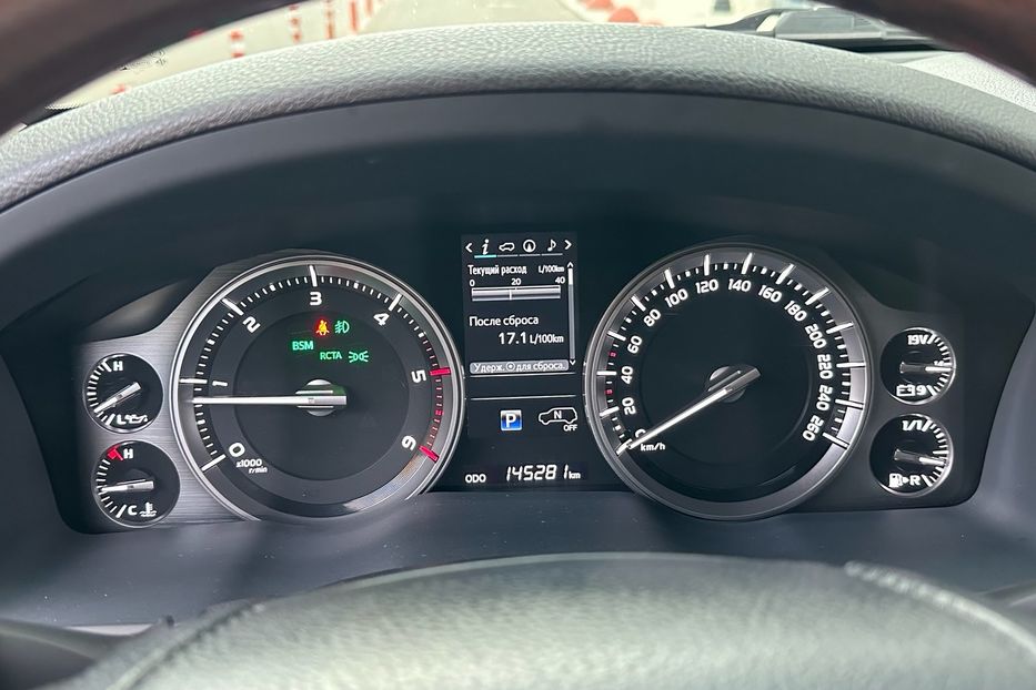 Продам Toyota Land Cruiser 200 4.5D SPECIAL EDITION 2017 года в Киеве