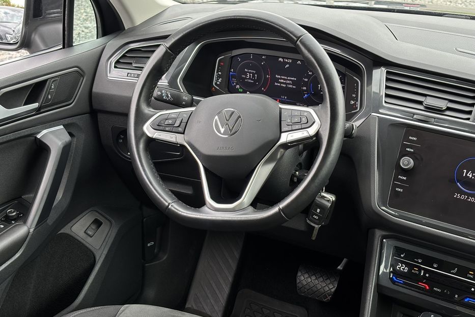 Продам Volkswagen Tiguan 2.0диз 147kW DSG Elegance 4х4 2021 года в Львове