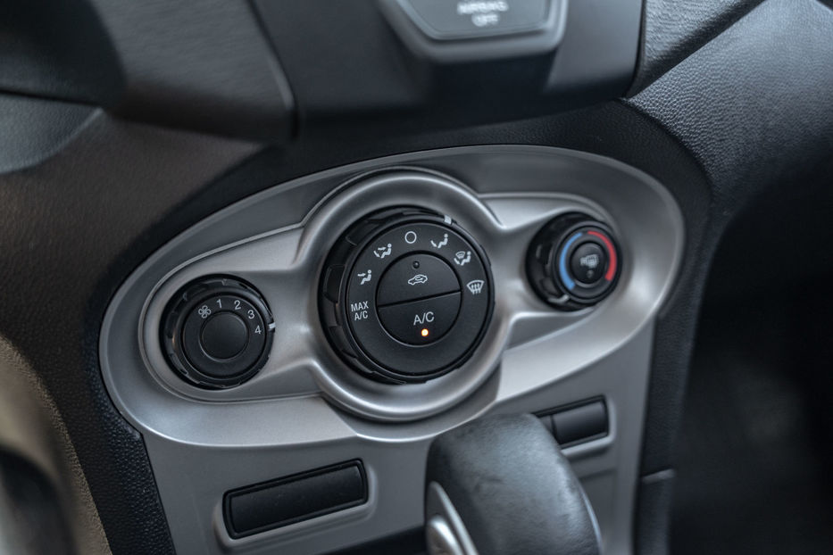 Продам Ford Fiesta SE 2014 года в Черновцах