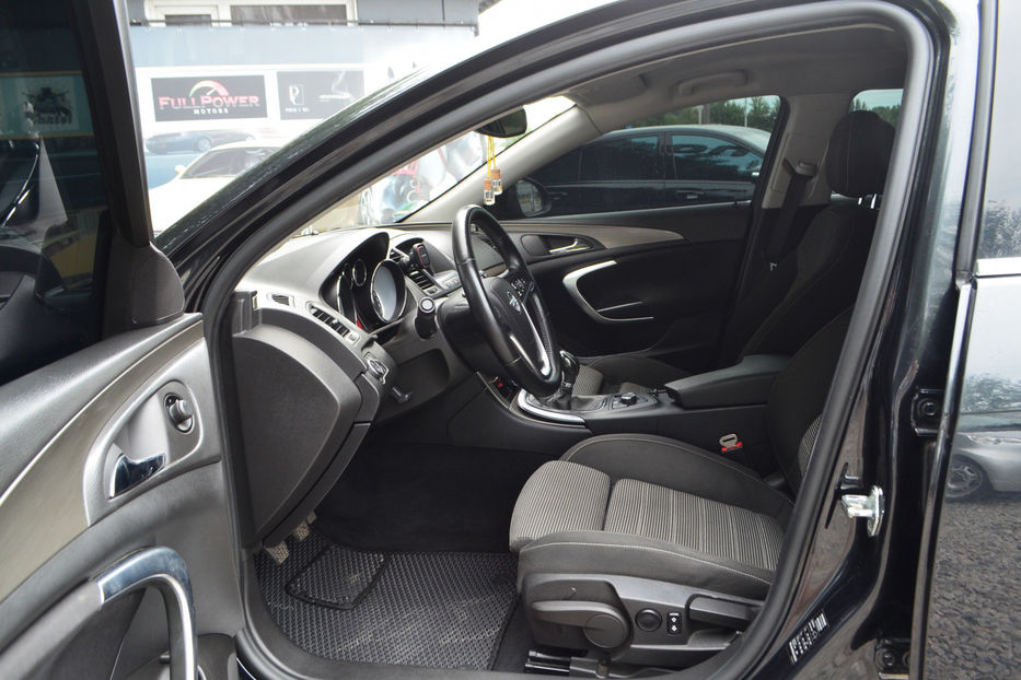 Продам Opel Insignia 2013 года в Киеве