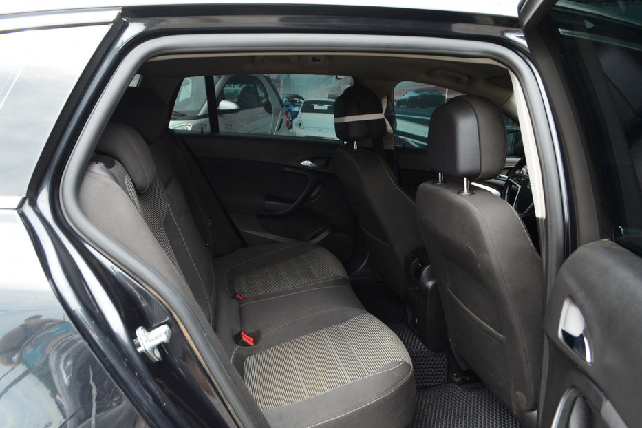 Продам Opel Insignia 2013 года в Киеве