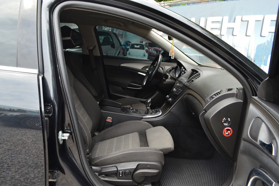 Продам Opel Insignia 2013 года в Киеве