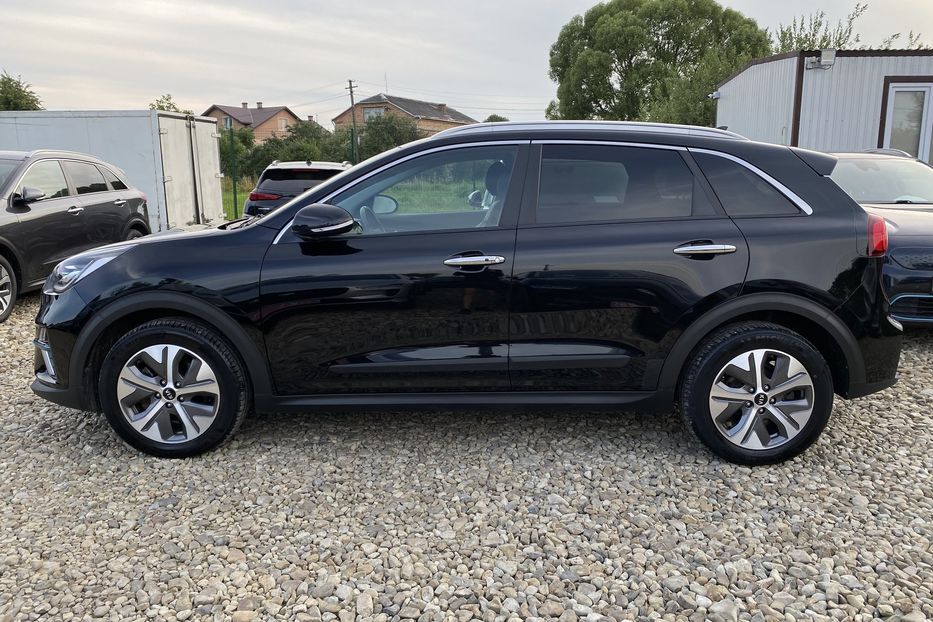 Продам Kia Niro 64кВтМакс.комплектаціяК-тколіс 2021 года в Львове