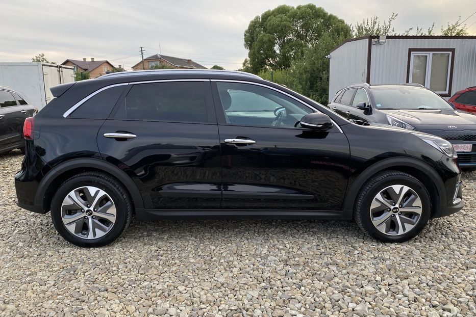 Продам Kia Niro 64кВтМакс.комплектаціяК-тколіс 2021 года в Львове