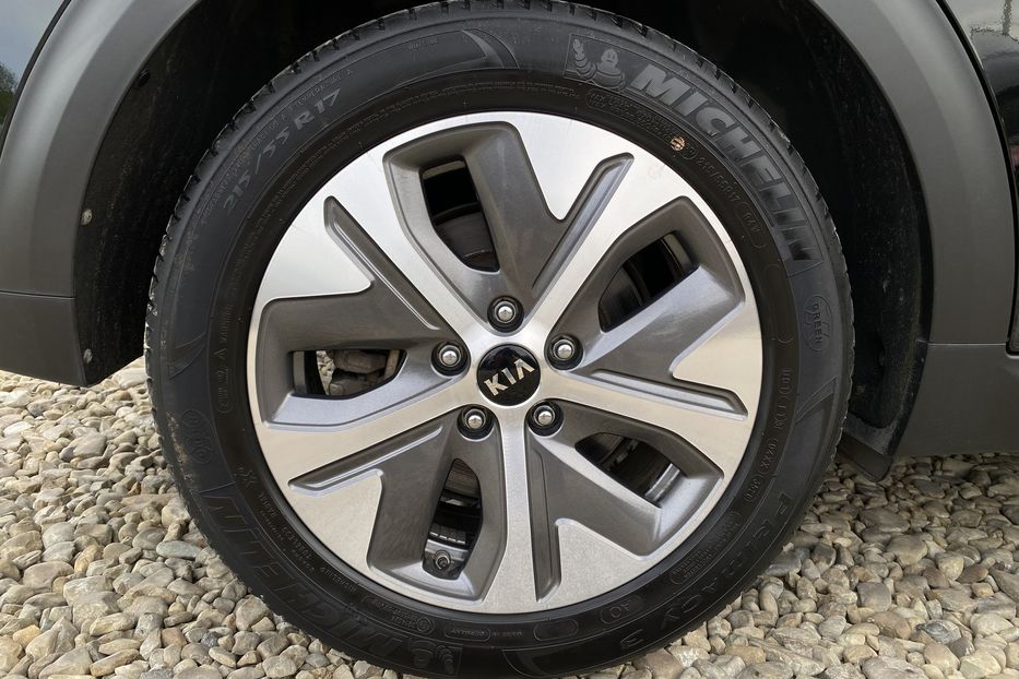 Продам Kia Niro 64кВтМакс.комплектаціяК-тколіс 2021 года в Львове