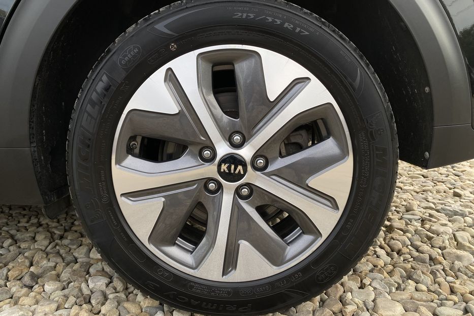 Продам Kia Niro 64кВтМакс.комплектаціяК-тколіс 2021 года в Львове