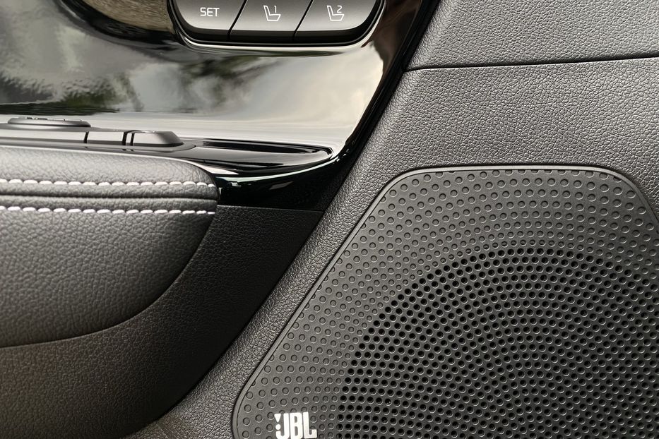 Продам Kia Niro 64кВтМакс.комплектаціяК-тколіс 2021 года в Львове