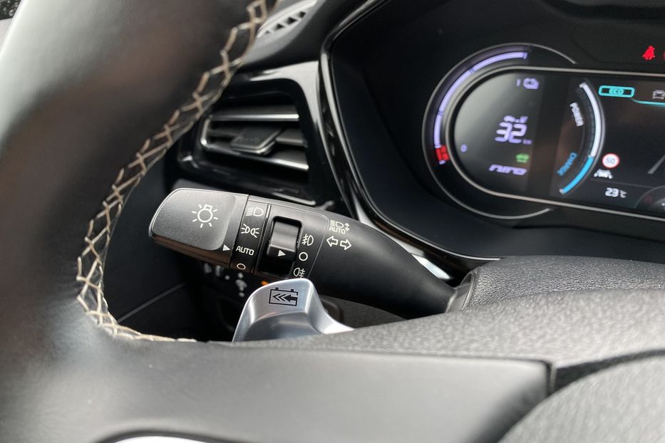 Продам Kia Niro 64кВтМакс.комплектаціяК-тколіс 2021 года в Львове