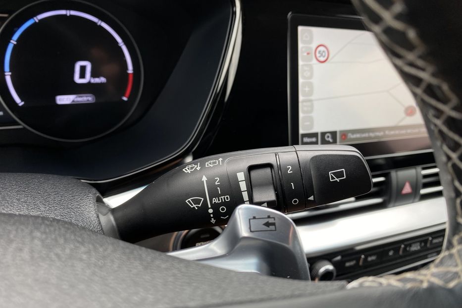 Продам Kia Niro 64кВтМакс.комплектаціяК-тколіс 2021 года в Львове