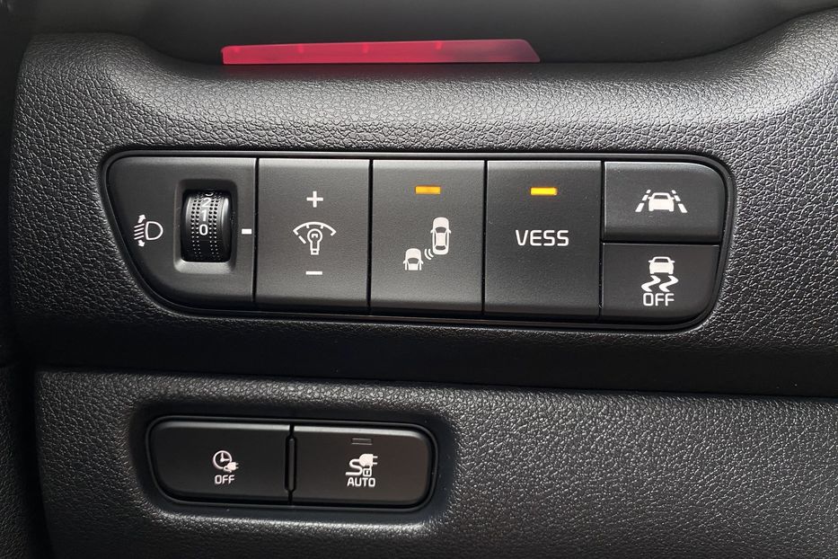 Продам Kia Niro 64кВтМакс.комплектаціяК-тколіс 2021 года в Львове